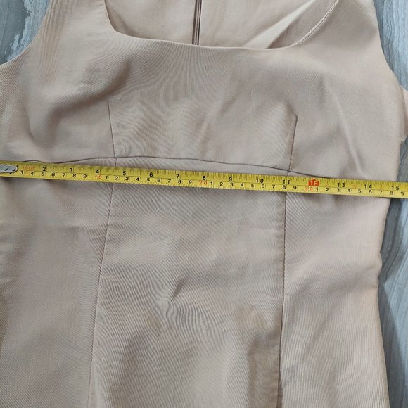 Vintage 1990s Lori M Beige Stretchy Ruffle Dress, Size 8 - Picture 4 of 7